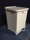 UNITED METAL RECEPTACLE CORP. ST7 Series Step trash can garbage receptacle