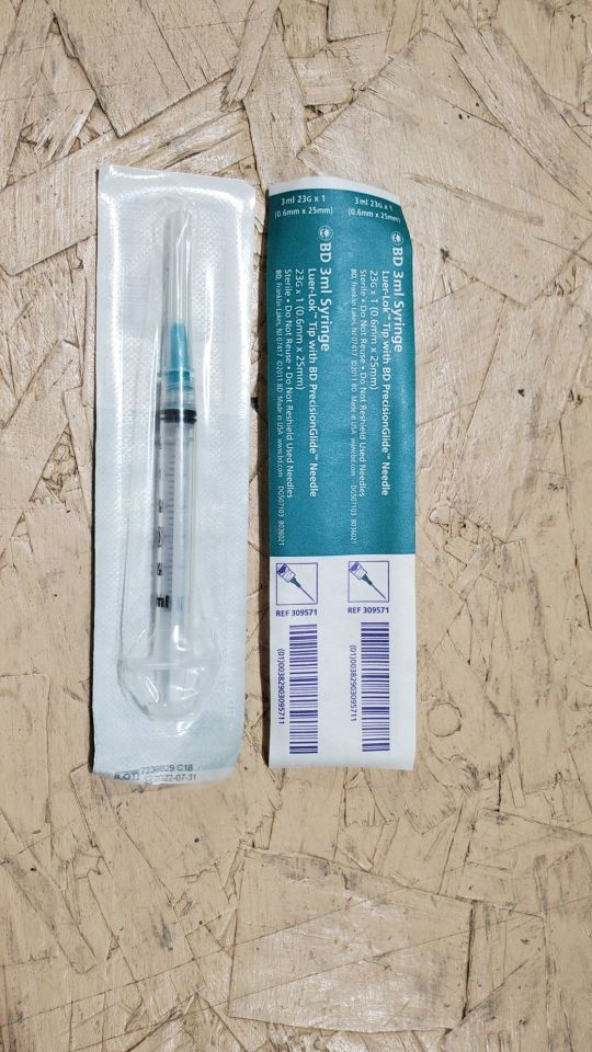 New Becton Dickinson And Co 3ml Syringe Luer Lok Tip With Precision Glide Needle 23g X 1 0 6mm X 25mm Box Of 100 Disposables General For Sale Dotmed Listing