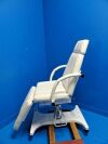 SILOUET-TONE ELITE SILVER STAR MANUAL TREATMENT TABLE / CHAIR