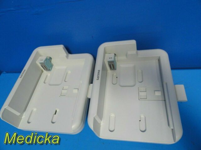 HEWLETT PACKARD 2X Philips M8040A #A03 Universal Docking Station W/ M3081-61626 Cable