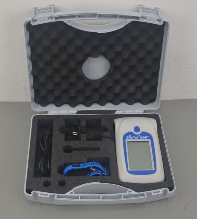 SDI DIAGNOSTICS Astra 300 Multi-Functional Touchscreen Spirometer 29-5300 w/ Case - 114081 Spirometer