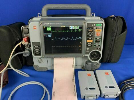 PHYSIO-CONTROL  Lifepak 15 Monitor with Paddles ETCO2 / NIBP / ECG / SPO2 2011 Defibrillator