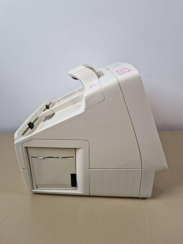 MEDTRONIC/PHYSIO-CONTROL LIFEPAK 20 Monitor with pacer and therapy cable Defibrillator