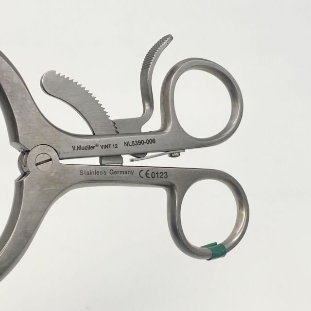 V. MUELLER NL5390-006 Discectomy Retractor, 10x50mm Blade