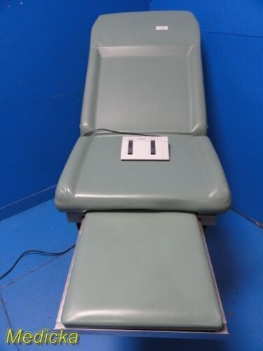 UMF 5080 Powered Exam Table, Pistachio Color Upholstery *TESTED, WORKING*