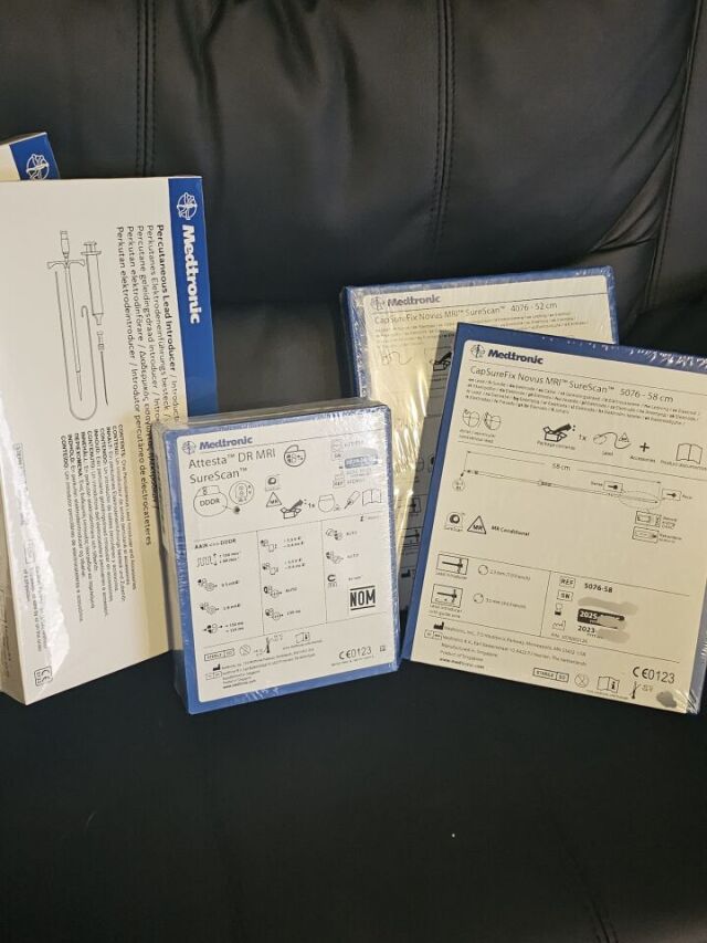 New MEDTRONIC Attesta Pacemaker with Cables and introducers Cardiac ...