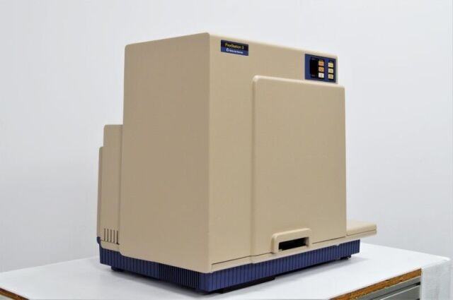 MOLECULAR DEVICES FlexStation 3 Microplate Reader