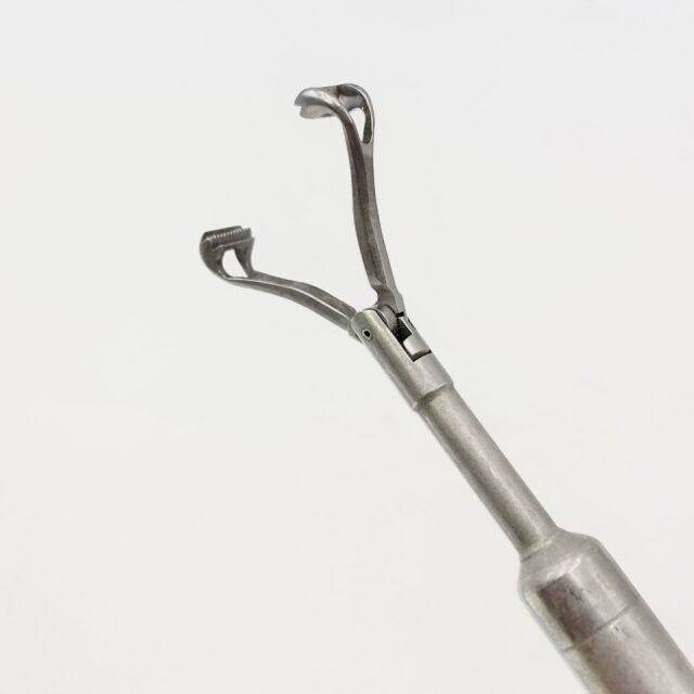 SYMMETRY ( 38-1003 ) ACCESS Babcock Grasping Forceps, 60 Degree Opening, with Pressure Lock Handle