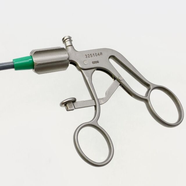 SYMMETRY SURGICAL 32-5104R ACCESS Babcock Grasping Forceps, 60 Degree Opening, 18mm Tip Size, with Ratchet Lock Handle