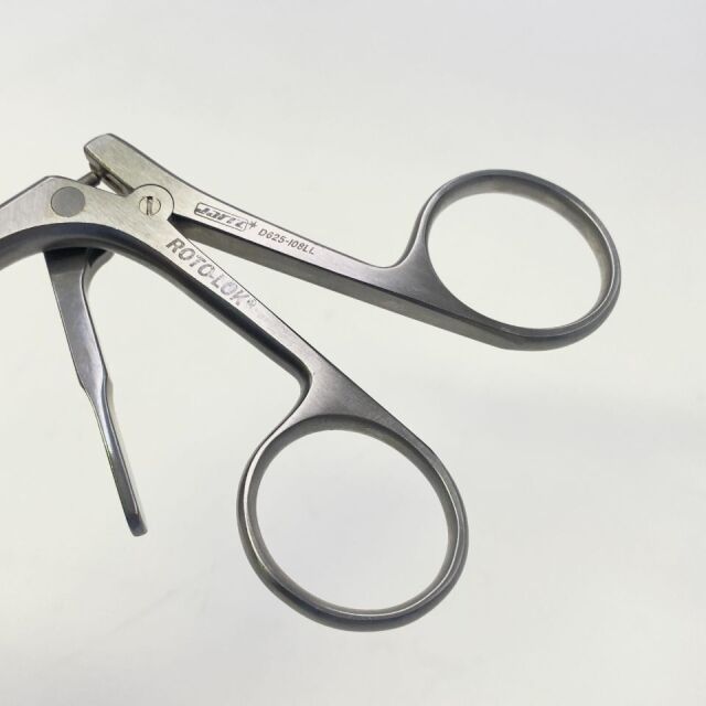 JARIT ( D625-108LL ) Dual Cup Grasping Forceps, Roto-Lok, Locking Lever, Insulated Shaft, 5mm x 338mm