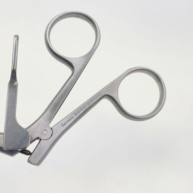 JARIT ( D625-108LL ) Dual Cup Grasping Forceps, Roto-Lok, Locking Lever, Insulated Shaft, 5mm x 338mm