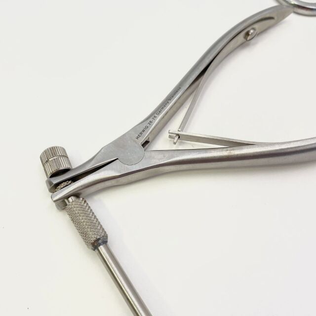 VARIOUS ( AnRe1 ) Anal Retractor Set with Speculum, Dilator, Tissue Forceps and Punch