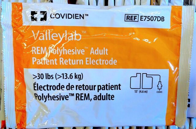 COVIDIEN Valleylab E7507DB REM Polyhesive Adult Patient Return Electrode Grounding Pads , 15' Cable (EACH) (Expired 2023/10)