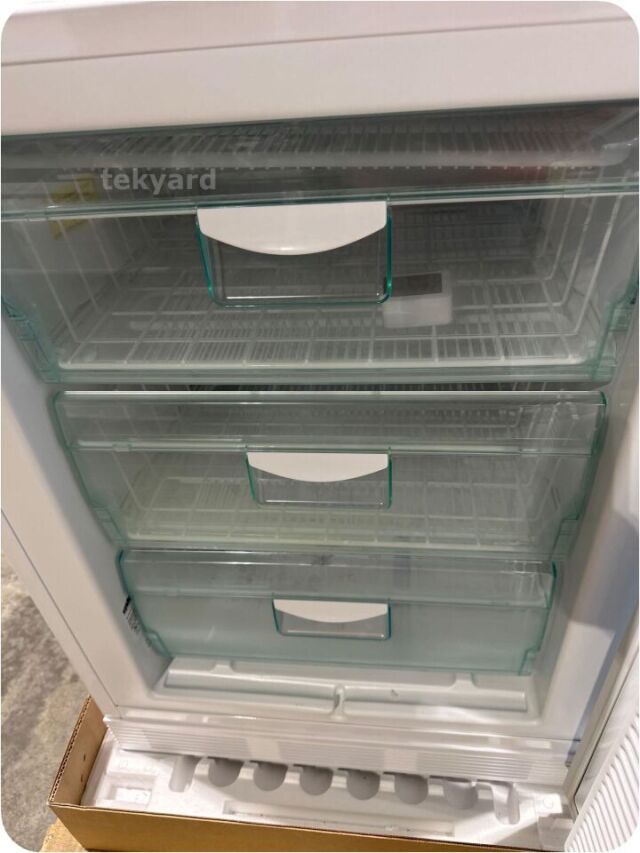 SUMMIT ALF620BI Undercounter Freezer