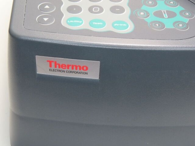 THERMO FISHER GENESYS 10UV Spectrophotometer