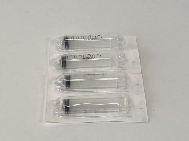 COVIDIEN Lot of 420 Monoject 20mL Syringe  1182000555  (A18) Monoject 20ml Syringe