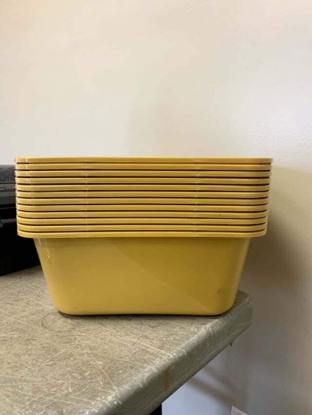 DYND80306 Pack Of 12–Graduated Rectangular Wash Basin, Yellow Color, 7.5 quart,