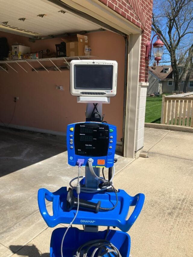 GE/DINAMAP CareScape V100 Monitor