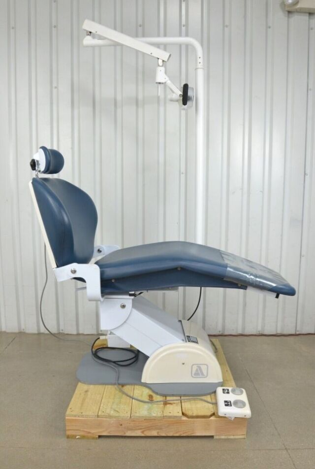 AMPCO Dental Equipment Dental Chair W/ Post Mount Light - 184672 Dental Chair