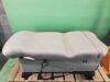 MIDMARK 625-001 Barrier Free Bariatric Exam Table (Year: 2012) w/ Footswitch