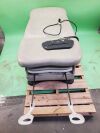 MIDMARK 625-001 Barrier Free Bariatric Exam Table (Year: 2012) w/ Footswitch