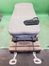 MIDMARK 625-001 Barrier Free Bariatric Exam Table (Year: 2012) w/ Footswitch