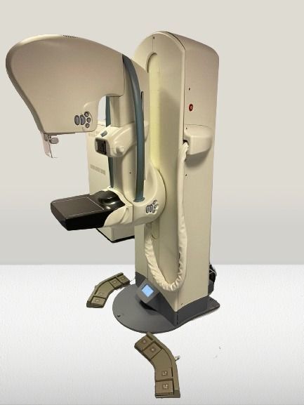 GE SENOGRAPHE SENOCLAIRE 3D with Tomosynthesis - (2015) Digital Mammo Unit