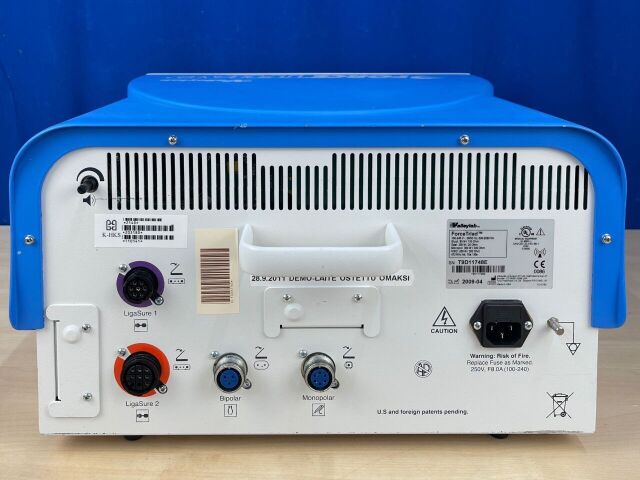 COVIDIEN/VALLEYLAB Force Triad  YOM: 2009 Electrosurgical Unit