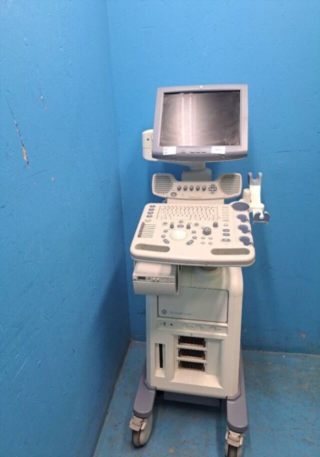 GE LOGIQ P5 Ultrasound Machine