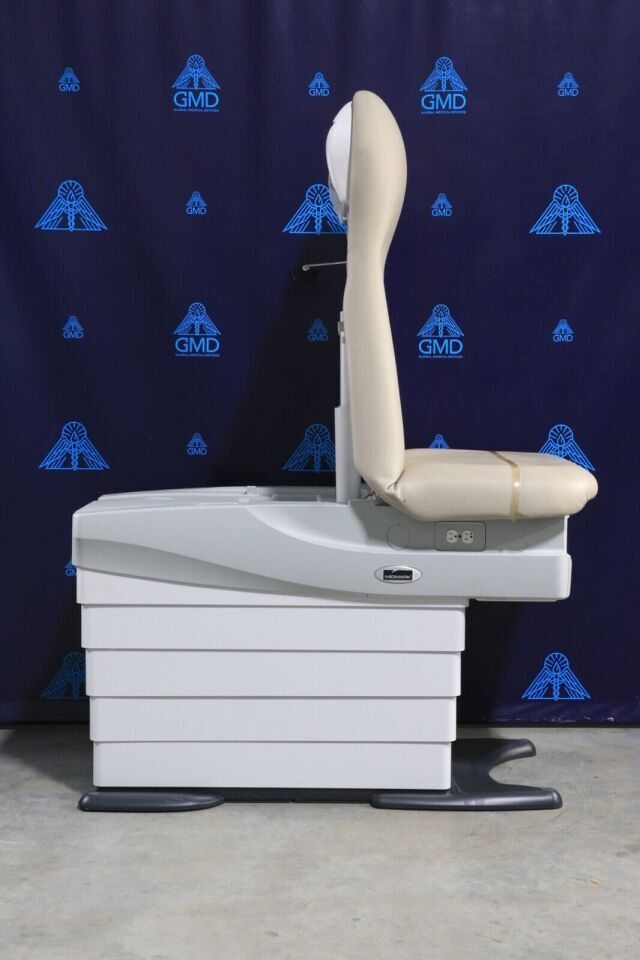 MIDMARK 626 Exam Table