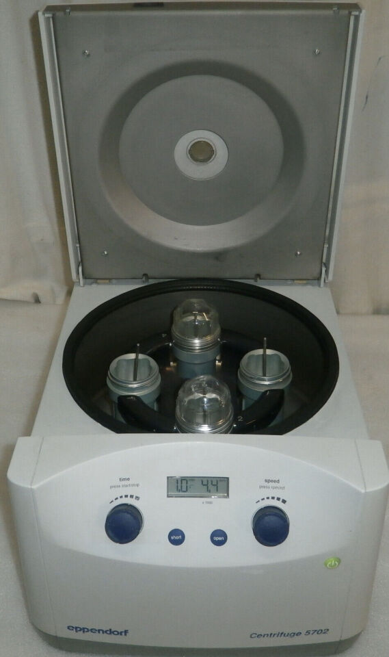 EPPENDORF 5702 Centrifuge