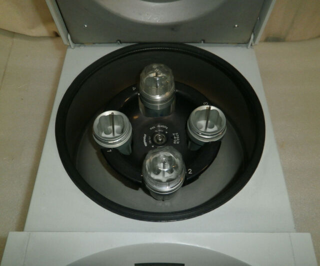 EPPENDORF 5702 Centrifuge