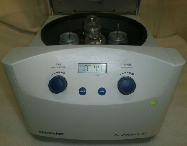 EPPENDORF 5702 Centrifuge