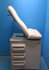 UMF MEDICAL 5250 Series Exam Chair