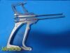 SMITH & NEPHEW Dyonics 3197 (Right) & 3196 (Left) Smith & Nephew Dyonics 3197 (Right) & 3196 (Left) Suction Punch