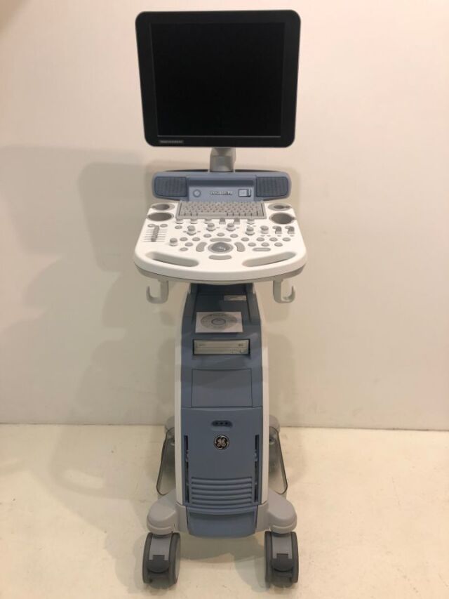 GE Voluson P8 BT22 ultrasound