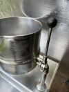 GROEN Tda 20 Qt Floor TILT Direct Steam Kettle W/ Table Drain