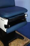 UMF MEDICAL 4040-650-200 Exam Table