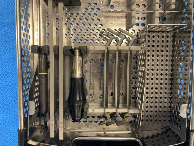 STRYKER Variax Clavicle Plating Instrument System