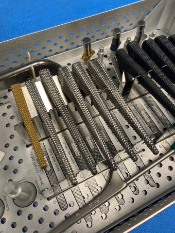 STRYKER Exeter V40 Hip System Core Range Rasps Tray