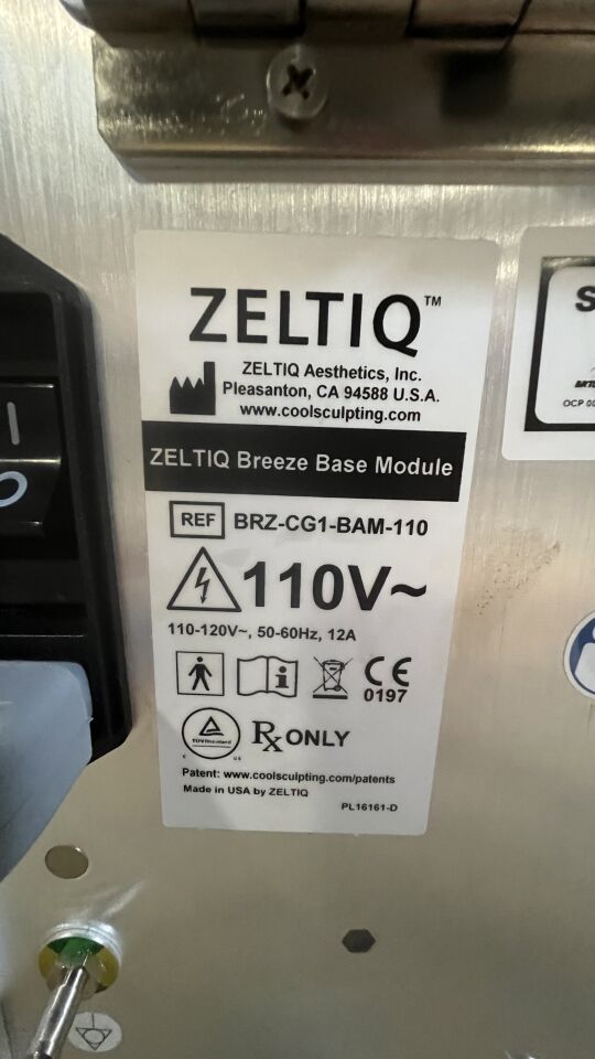 ZELTIQ AESTHETICS Coolsculpting Fat Freezing Machine