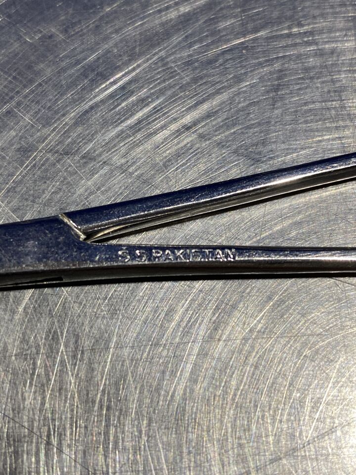 PAKISTAN Hemostatic Forceps and Straight Kelly - Lot of 8