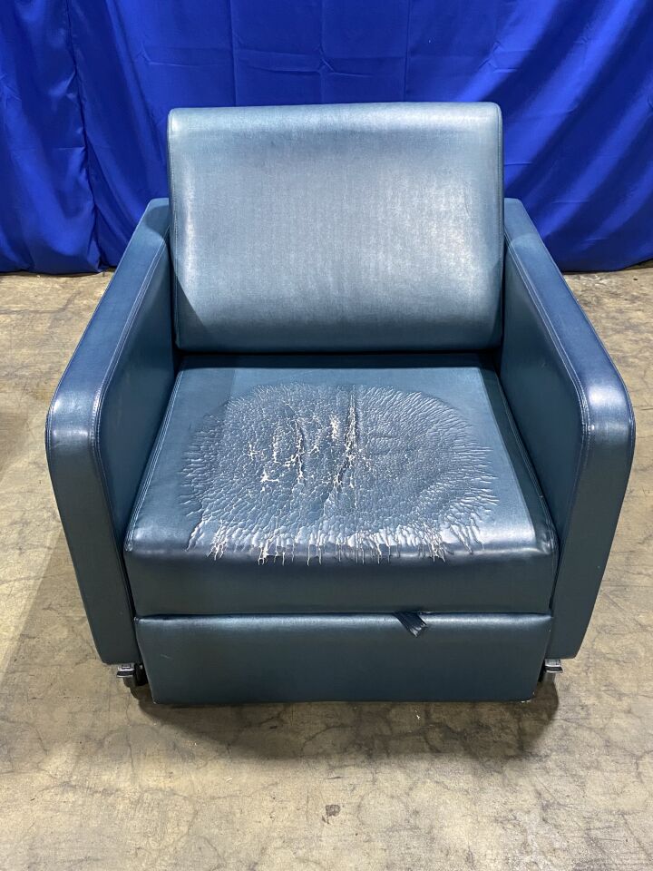 GLOBAL UPHOLSTERY COMPANY / STRYKER 3500 Recliner Bed