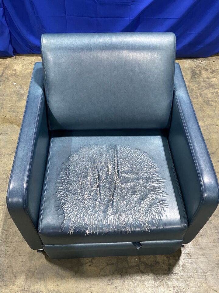 GLOBAL UPHOLSTERY COMPANY / STRYKER 3500 Recliner Bed