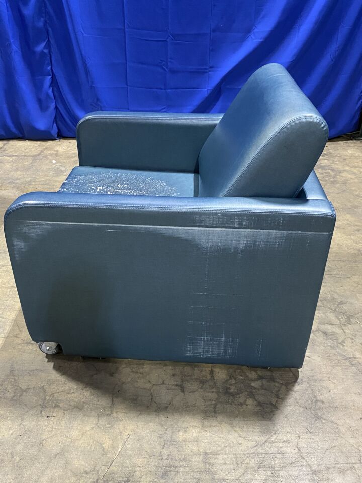 GLOBAL UPHOLSTERY COMPANY / STRYKER 3500 Recliner Bed