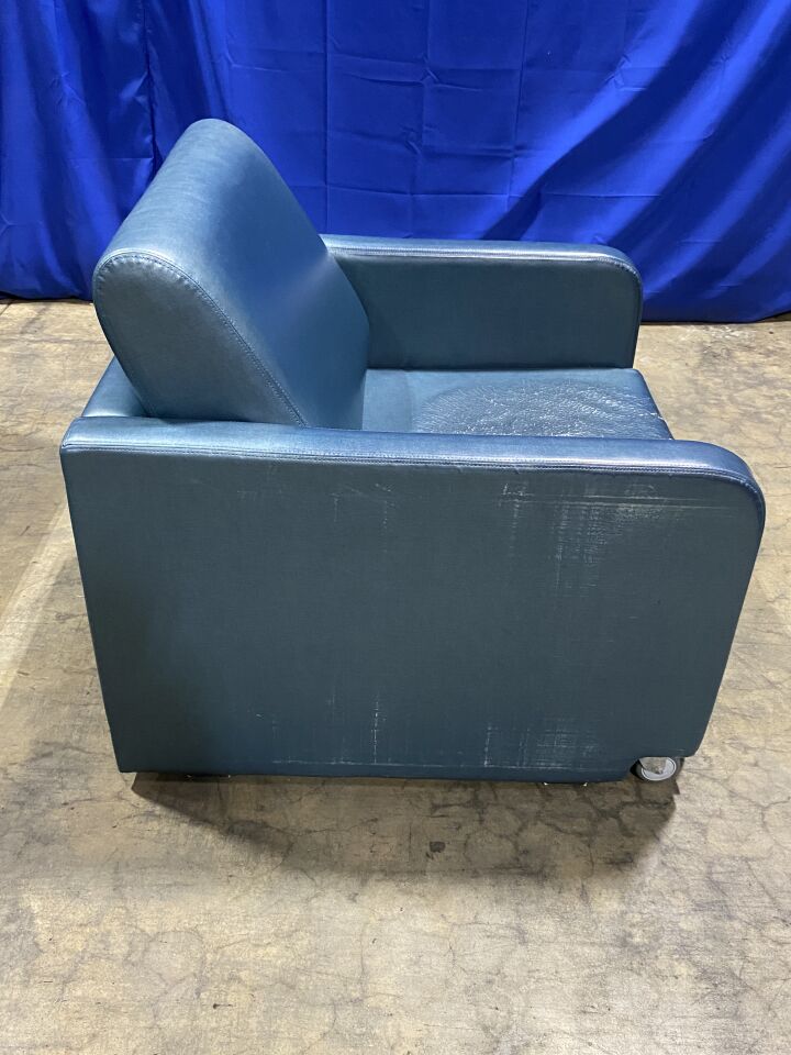 GLOBAL UPHOLSTERY COMPANY / STRYKER 3500 Recliner Bed