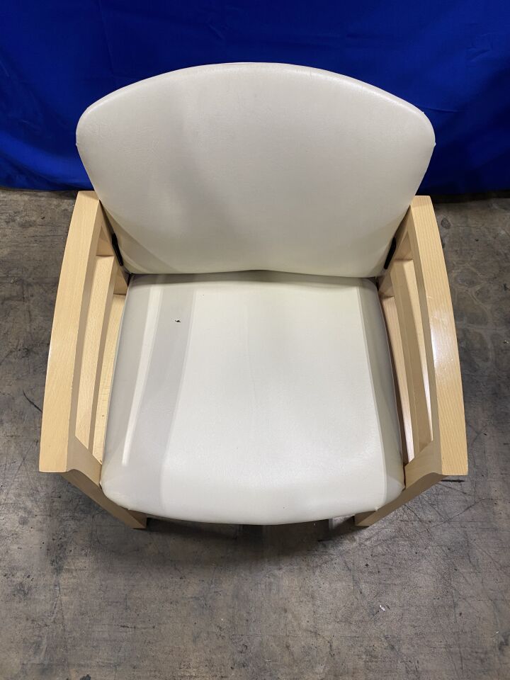 THE HON COMPANY H2112. D.CC29 Chair