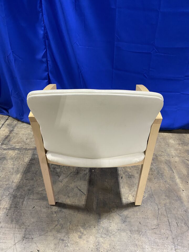 THE HON COMPANY H2112. D.CC29 Chair
