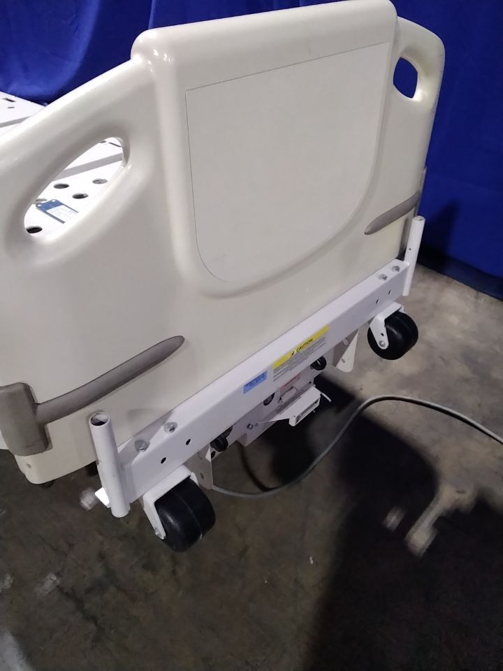 HILL-ROM Advanta P1600 Hospital Bed