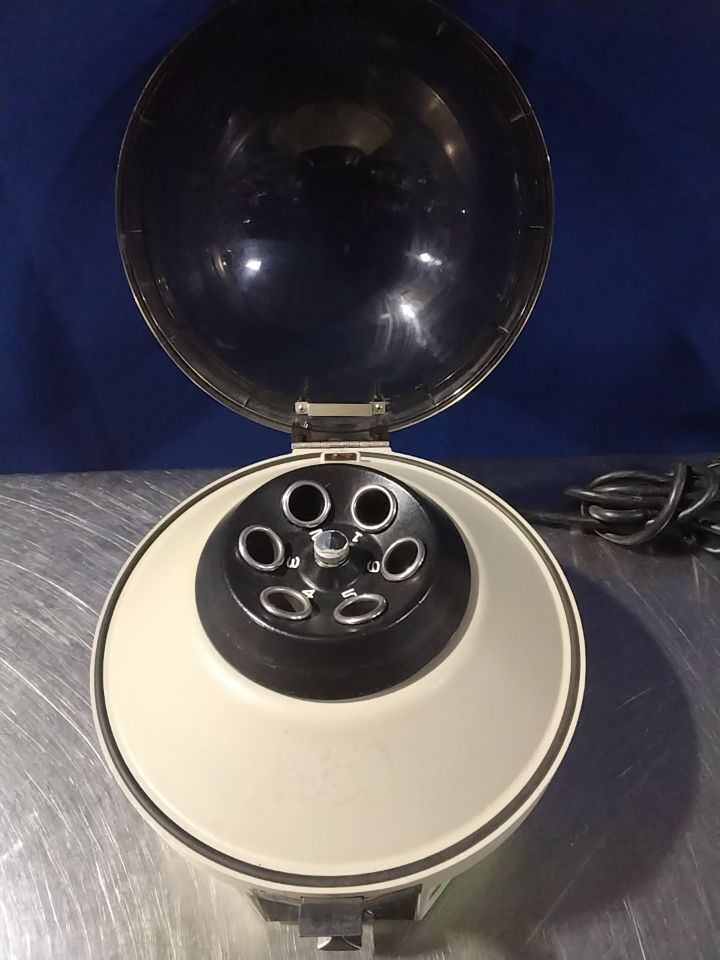 BECTON DICKINSON Compact II Centrifuge